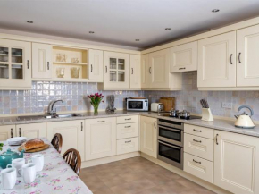 3 Bed in Hay-on-Wye BN345